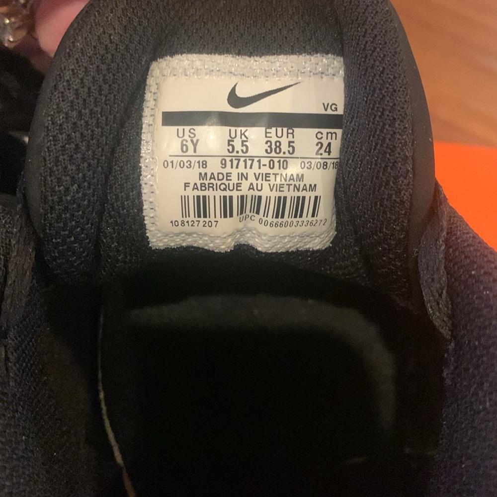 EUC!! Nike Vapor Fastflex Cleats (YOUTH) - Picture 6 of 9